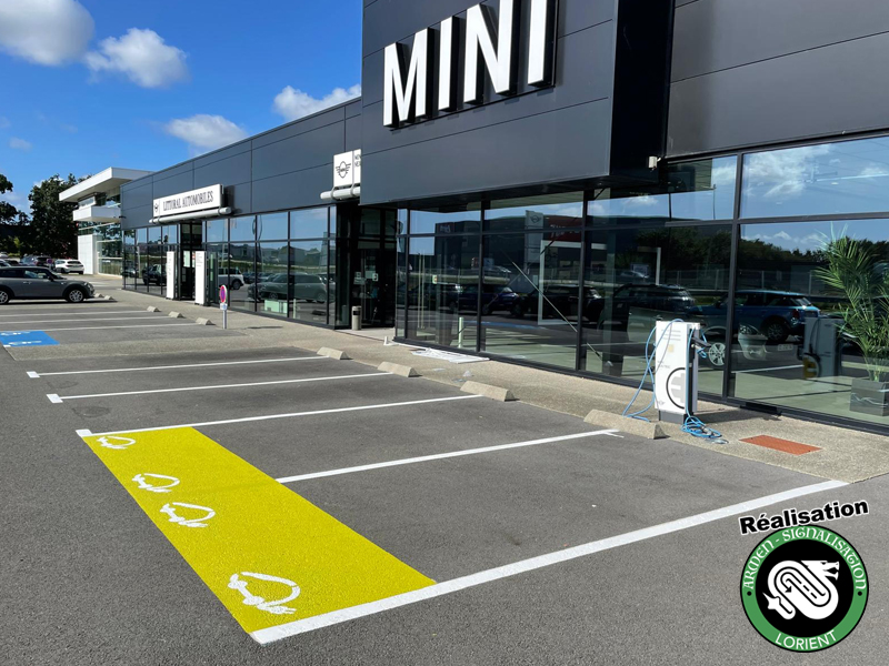 Marquage au sol bornes electiques - Morbihan - Mayennes project-slider-image